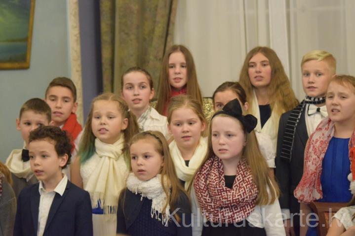 Ziemsvētku ieskaņas Bīriņu pilī 2017 